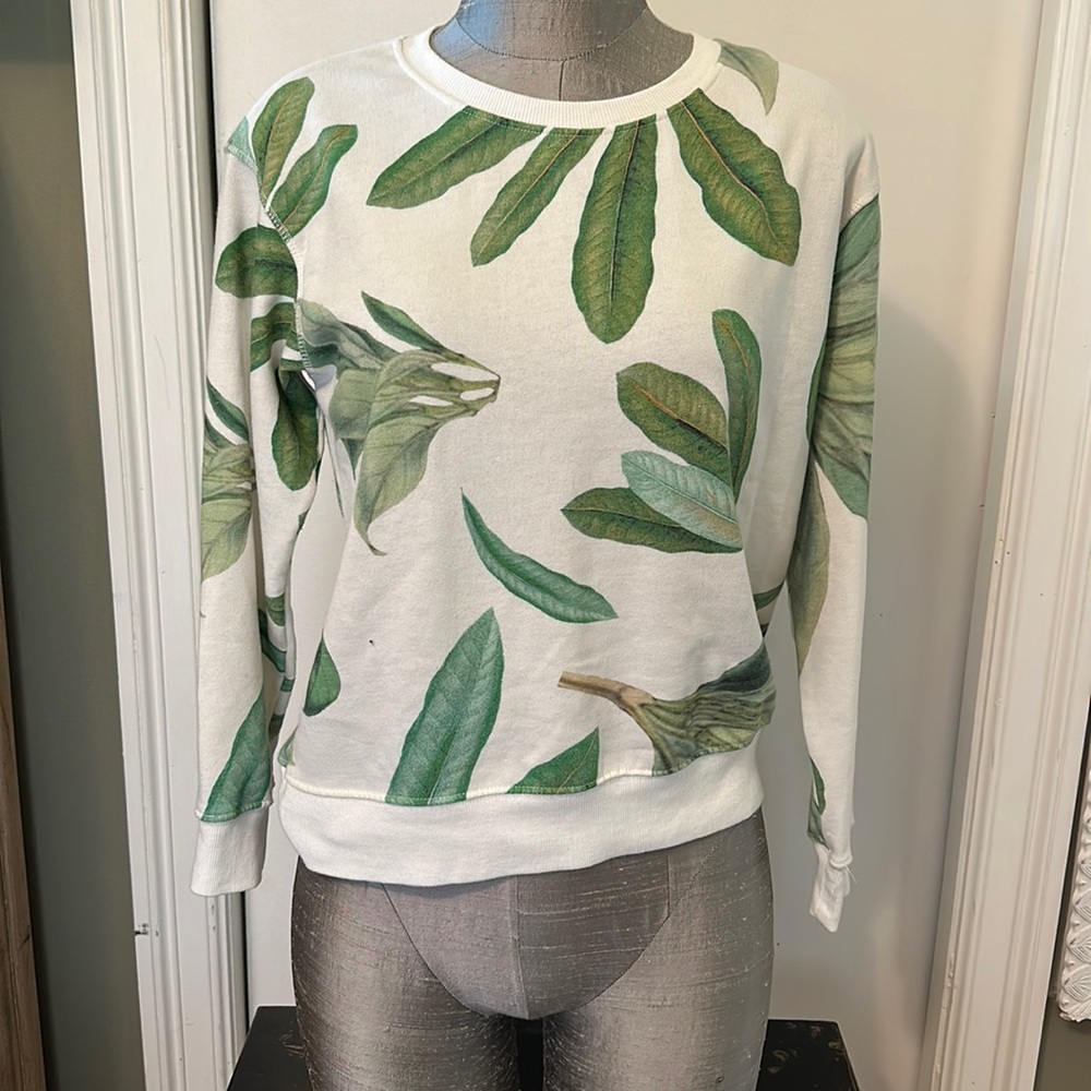 NWOT Leaf Sweater 🍃